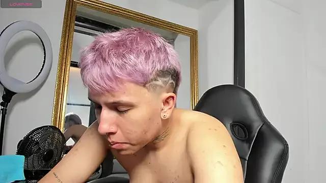 AlanRed_ from StripChat