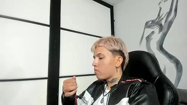 AlanRed_ from StripChat is Freechat