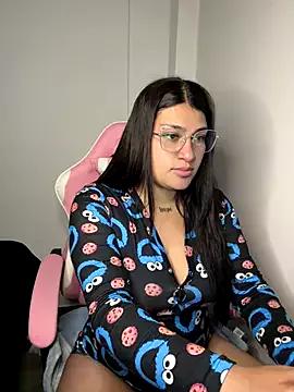 Alaskaaablake from StripChat