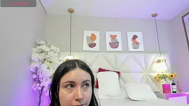 Alba_Hank from StripChat