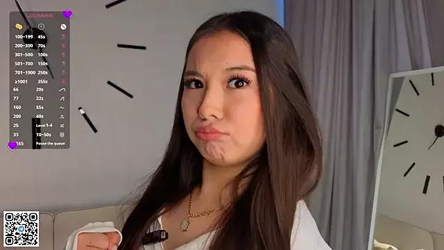 AlberthaEscue from StripChat is Freechat