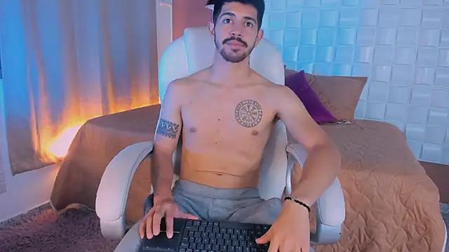 Discover our girls online shows and discover the company of countless livestreamers, with stunning shapes, sex toys and more.