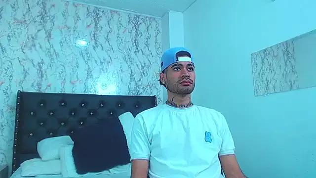 Alejo_Big1 from StripChat is Freechat