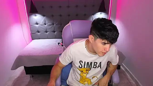 AlejooTwink from StripChat is Freechat