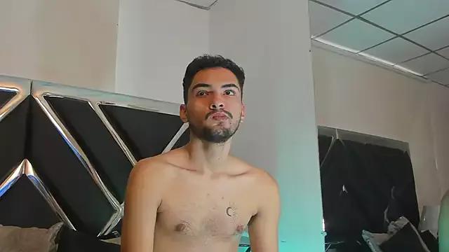 AlekRuizx from StripChat is Freechat