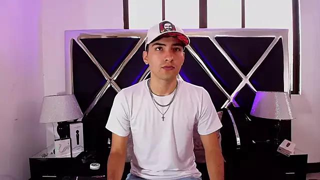 AlekRuizx from StripChat is Freechat