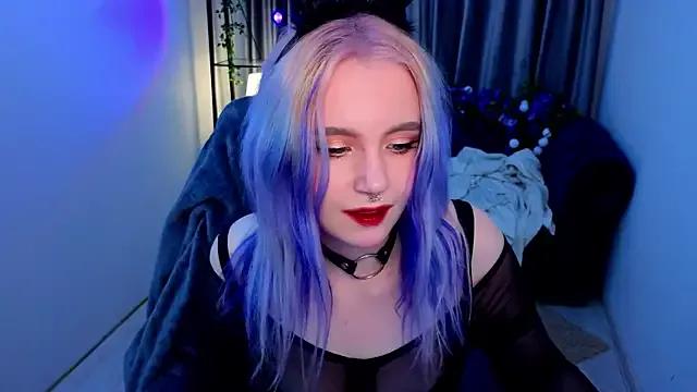 AleksaDivine from StripChat is Freechat