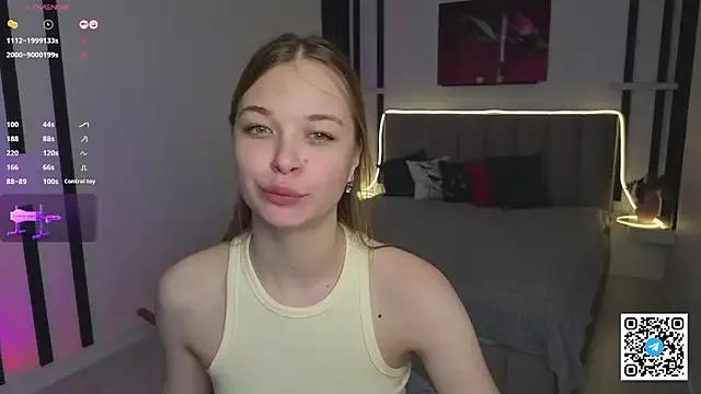 Discover our girls online shows and discover the company of countless livestreamers, with stunning shapes, sex toys and more.