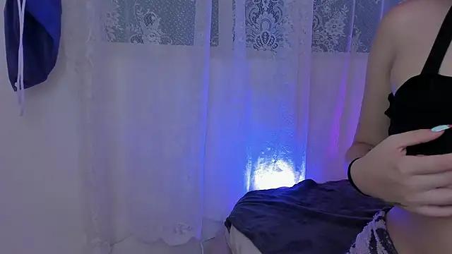 Discover our girls online shows and discover the company of countless livestreamers, with stunning shapes, sex toys and more.