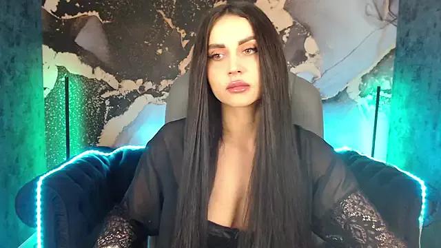 Discover our girls online shows and discover the company of countless livestreamers, with stunning shapes, sex toys and more.