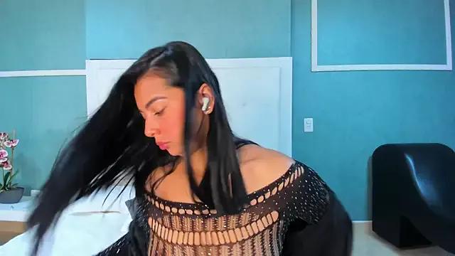 AlexaMillerr_ from StripChat is Freechat
