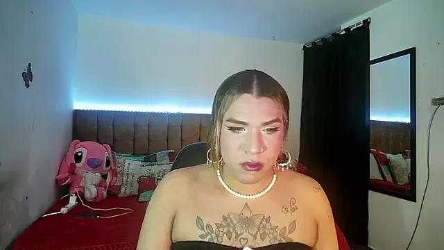 alexiaaross from StripChat is Freechat