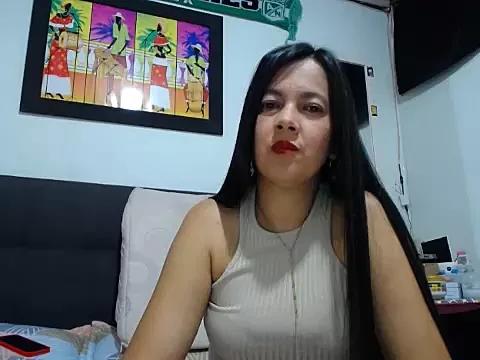 Discover our girls online shows and discover the company of countless livestreamers, with stunning shapes, sex toys and more.