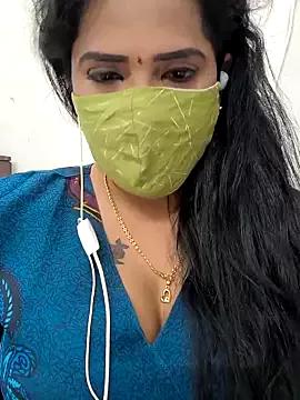 Aliana26 from StripChat