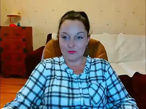 Discover our girls online shows and discover the company of countless livestreamers, with stunning shapes, sex toys and more.