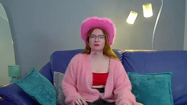Discover our girls online shows and discover the company of countless livestreamers, with stunning shapes, sex toys and more.