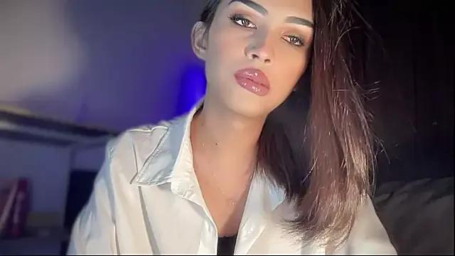 Alicegreenexx from StripChat is Freechat