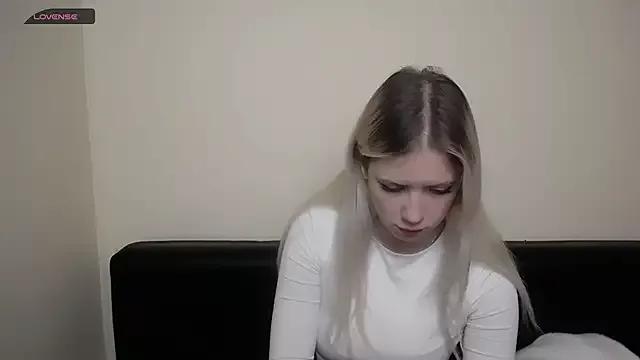 AliceHotty_ from StripChat is Freechat