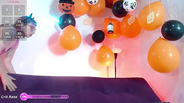 Discover our girls online shows and discover the company of countless livestreamers, with stunning shapes, sex toys and more.