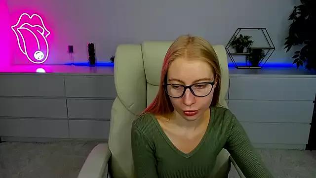 Alina_Blonde from StripChat is Freechat