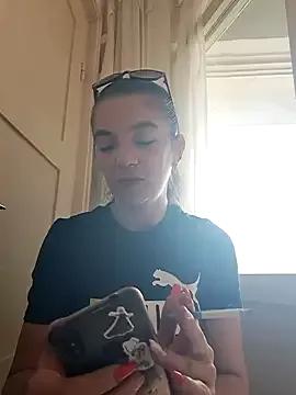 Alinaalinutzq webcams show profile image 