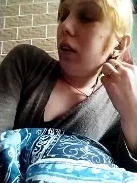 AlinaCish20 from StripChat is Freechat