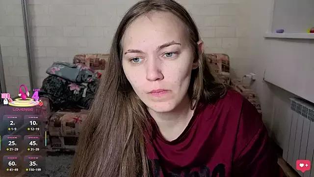 Discover our girls online shows and discover the company of countless livestreamers, with stunning shapes, sex toys and more.