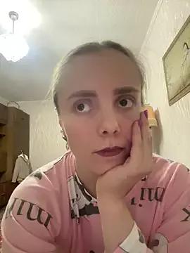 Discover our girls online shows and discover the company of countless livestreamers, with stunning shapes, sex toys and more.