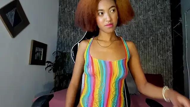 Discover our girls online shows and discover the company of countless livestreamers, with stunning shapes, sex toys and more.