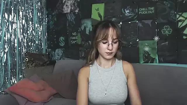 Photos of AlishaKellyi from StripChat is Freechat