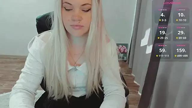 AllAboutLoveXx from StripChat