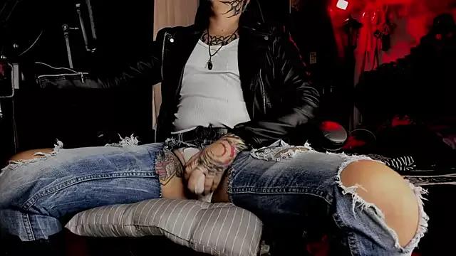 allanhurtss from StripChat is Freechat