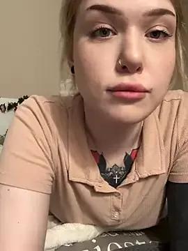 Discover our girls online shows and discover the company of countless livestreamers, with stunning shapes, sex toys and more.