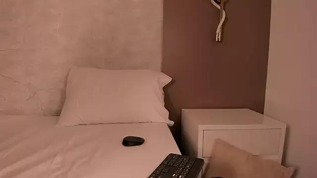 allie_bruce from StripChat