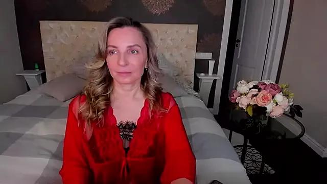 Discover our girls online shows and discover the company of countless livestreamers, with stunning shapes, sex toys and more.