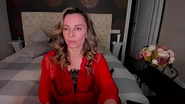 Discover our girls online shows and discover the company of countless livestreamers, with stunning shapes, sex toys and more.