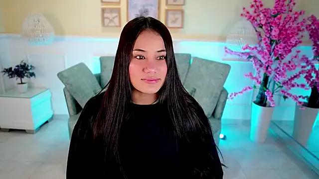 Discover our girls online shows and discover the company of countless livestreamers, with stunning shapes, sex toys and more.