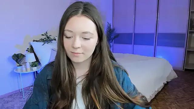 AlluringLookk from StripChat