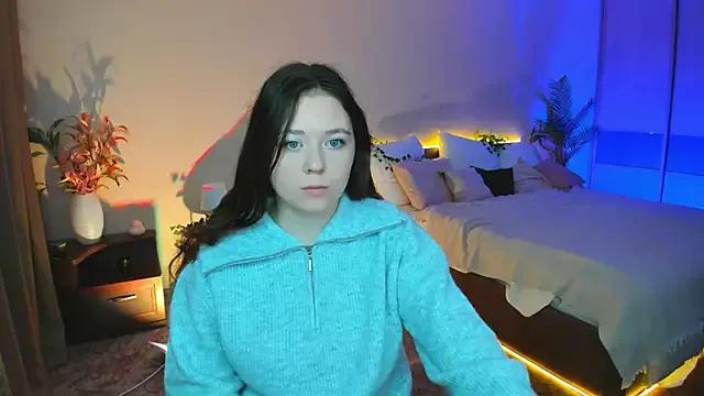 AlluringLookk from StripChat