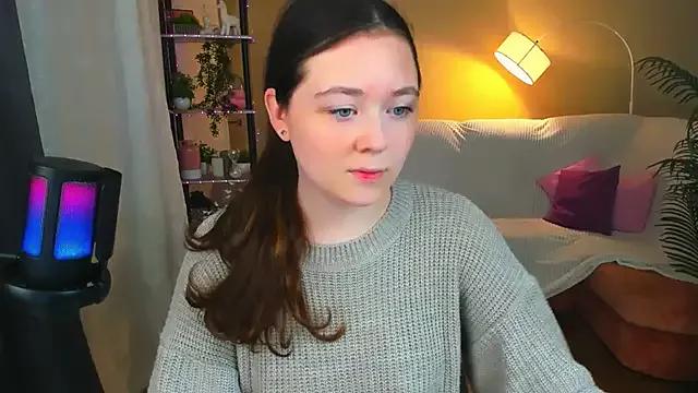 AlluringLookk from StripChat