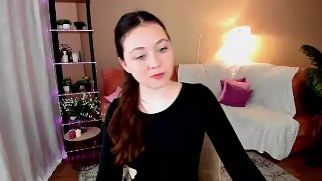 AlluringLookk from StripChat