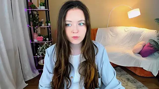 AlluringLookk from StripChat