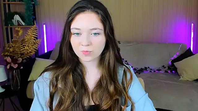 AlluringLookk from StripChat
