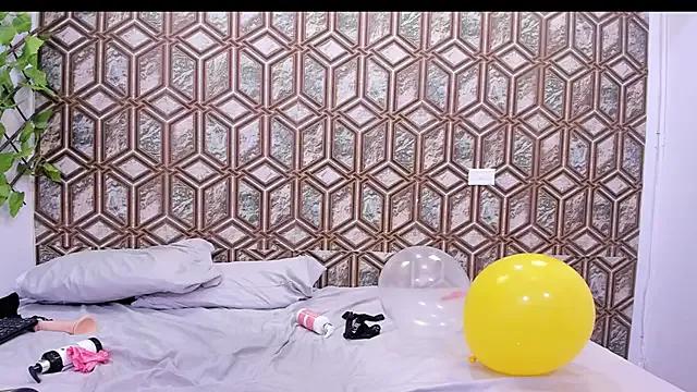 Ally_blonde from StripChat is Freechat
