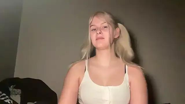 Allylove03 from StripChat