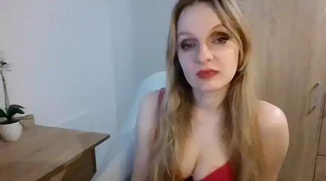 AlmaHoney from StripChat