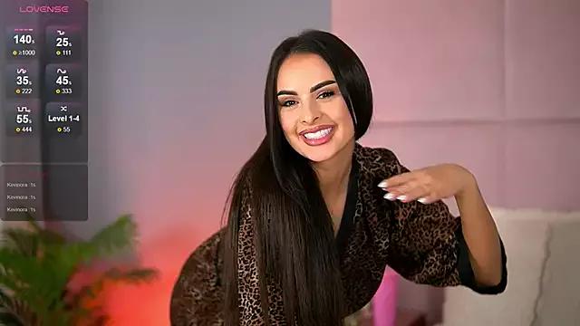 AlmaLuv from StripChat
