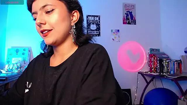 AlmaNanax from StripChat