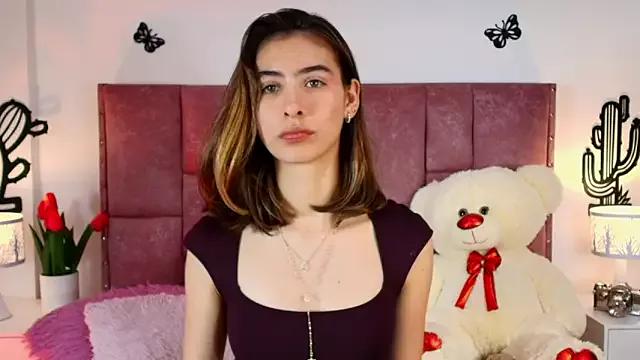 AlmaQueenn from StripChat