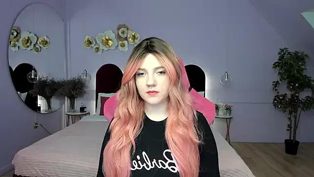 AlmaSound from StripChat is Freechat